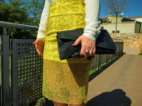 Yellow skirt with silver sandals