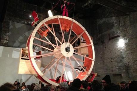 In Orbit: girar y sentirse cómo un hámster en una rueda de siete metros amueblada. 1 in orbit