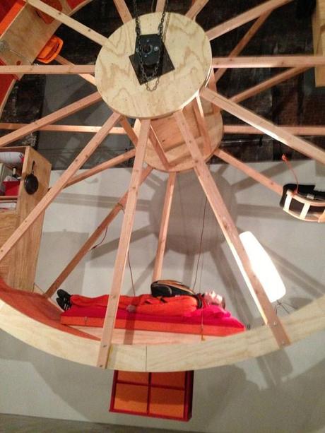 In Orbit: girar y sentirse cómo un hámster en una rueda de siete metros amueblada. 5 in orbit