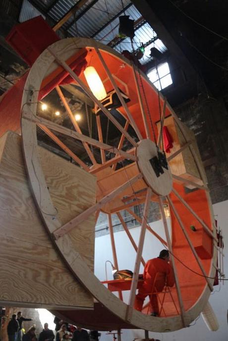 In Orbit: girar y sentirse cómo un hámster en una rueda de siete metros amueblada. 9 in orbit