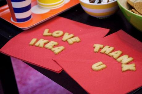 IKEA decora el metro de Tokio IKEA decora el metro de Tokio