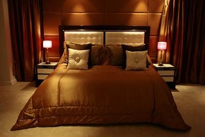 http://3.bp.blogspot.com/_rWWciemLE4M/TAJyG42_HMI/AAAAAAAABkU/GRWlx7wmrHM/s400/luxury-masterbedroom1.JPG