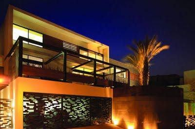 http://3.bp.blogspot.com/-fLG_iyqZTSw/TkEc0IcSDzI/AAAAAAAAAV0/82avmI1fZDQ/s1600/modern-house-exterior-lighting-ideas.jpg