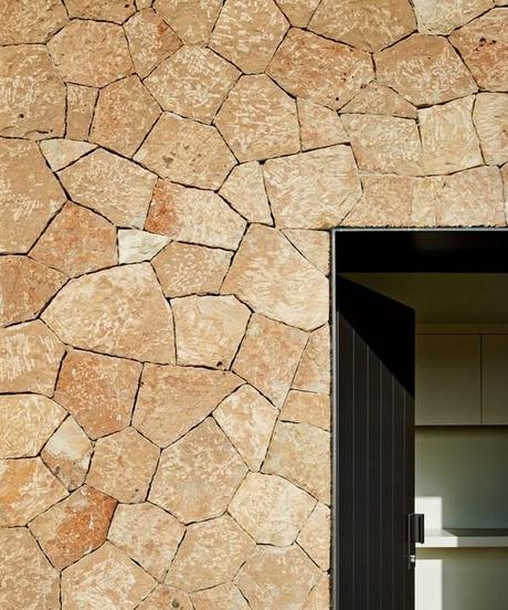 Casa Ibiza Pavilion: juego en blanco y piedra para mirar al mediterráneo. 5 ibiza pavilion