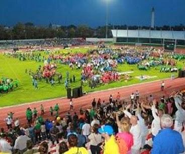 El Mundialito 2014 se presentó en Ayamonte (Huelva), con el desfile de 4.000 niños.