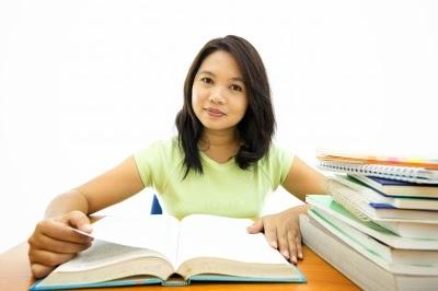 Senador propone dar préstamos para estudiantes indocumentados Senador propone dar préstamos para estudiantes indocumentados