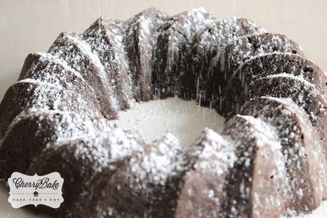 Chocolate Guinness Bundt with Carambar Sauce / Bundt de Guinness y Chocolate con Salsa de Carambar Chocolate Guinness Bundt with Carambar Sauce / Bundt de Guinness y Chocolate con Salsa de Carambar