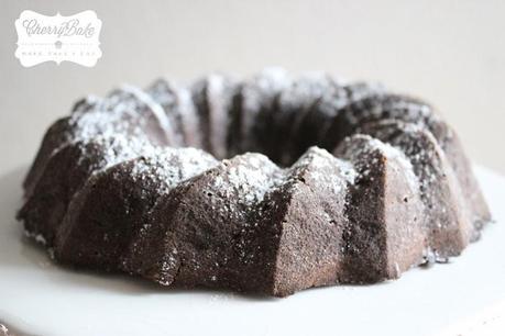 Chocolate Guinness Bundt with Carambar Sauce / Bundt de Guinness y Chocolate con Salsa de Carambar Chocolate Guinness Bundt with Carambar Sauce / Bundt de Guinness y Chocolate con Salsa de Carambar