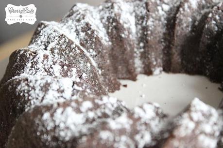 Chocolate Guinness Bundt with Carambar Sauce / Bundt de Guinness y Chocolate con Salsa de Carambar Chocolate Guinness Bundt with Carambar Sauce / Bundt de Guinness y Chocolate con Salsa de Carambar