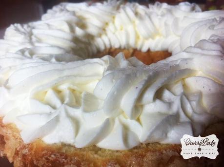 Roscón de Reyes relleno de Chantilly / Twisted roll of kings chantilly filling. Roscón de Reyes relleno de Chantilly / Twisted roll of kings chantilly filling.