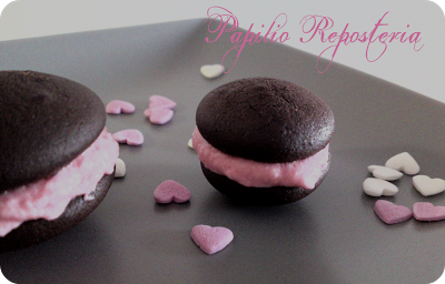 Whoopie pies de chocolate y fresa (especial San Valentín) Whoopie pies de chocolate y fresa (especial San Valentín)