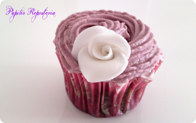 Cupcakes de fresas y frambuesas (especial día de la madre) Cupcakes de fresas y frambuesas (especial día de la madre)