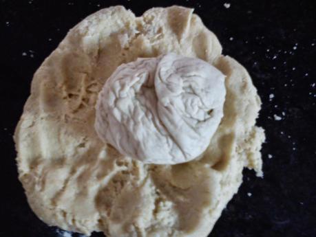 Panquemao, coca de aire o mona de Alberique (Traditional sponge cake from alberique) -coca d'aire Alberic- Panquemao, coca de aire o mona de Alberique (Traditional sponge cake from alberique) -coca d'aire Alberic-