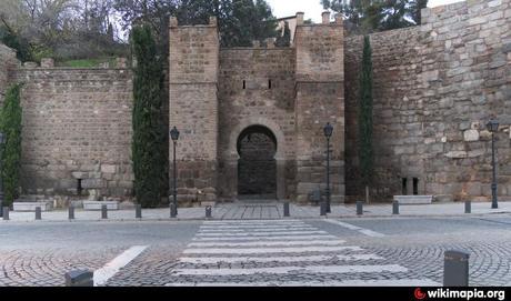 Puerta de los Doce Cantos Puerta de los Doce Cantos