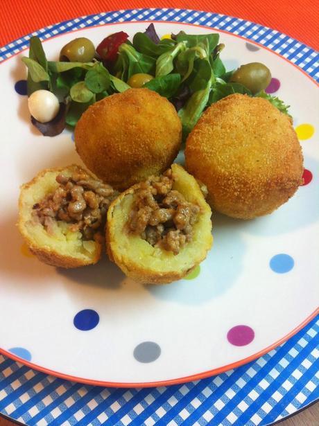 Bombas De Patata Rellenas De Carne Bombas De Patata Rellenas De Carne