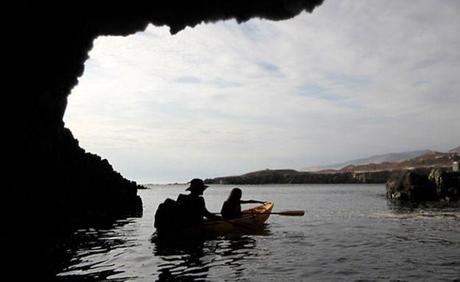 LRG Magazine - Rapa Nui -  CUEVA OUA