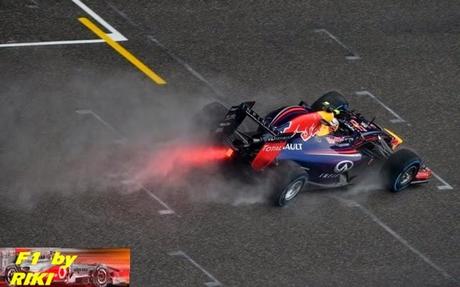 RICCIARDO METERA LA CABEZA HACIA ABAJO COMO EN LOS KART EN EL GP DE CHINA 2014