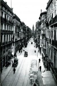La calle Peris y Valero o de la Paz en 1916.