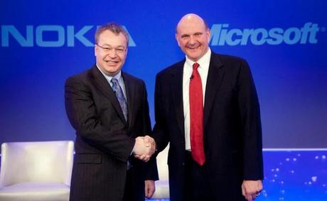La venta de la división de dispositivos y servicios de Nokia a Microsoft quedará concretada el 25 de Abril ballmer-elop-microsoft-compra-nokia