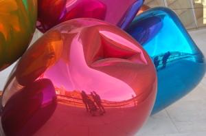 Reflejados en los globos de Jeff Koons