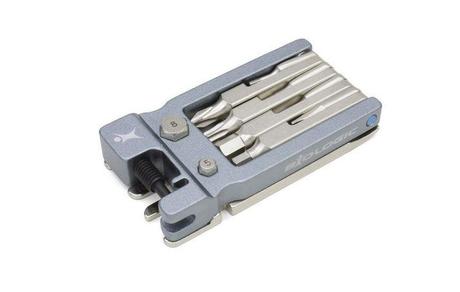 BioLogic ofrece su multi-herramienta de alta calidad FixKit Una resistente multi-herramienta fabricada en aluminio y acero.