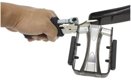 BioLogic ofrece su multi-herramienta de alta calidad FixKit Incluso la funda de neopreno tiene gran funcionalidad.