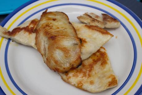 Ensalada de cangrejo y pollo al balsámico de frambuesa con sésamo dulce Ensalada de cangrejo y pollo al balsámico de frambuesa con sésamo dulce