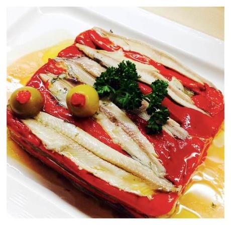 Escalivada con boquerones Bahía de la Concha Escalivada con boquerones a la vinagreta