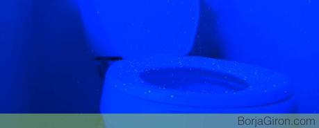 ¿Por qué debes bajar la tapa del WC al tirar de la cadena? Tirar cadena WC