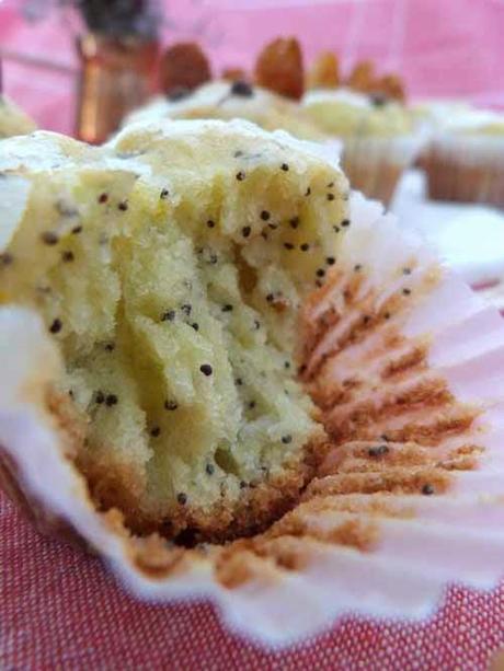 mini muffins de ricota, naranja y amapolas | conejos de pascua