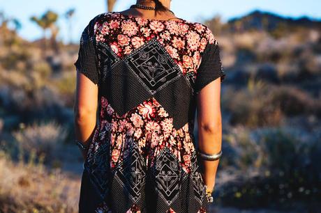 Joshua_tree-Coachella_2014-Festival_Outfit-Floral_Dress-Cut_Out_Boots-Braid-Desert-30