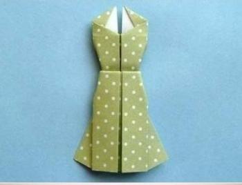 Cómo hacer tarjetas con vestidos de origami Cómo hacer tarjetas con vestidos de origami