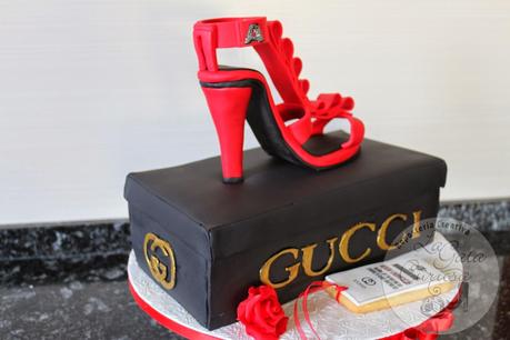 TARTA FONDANT ZAPATO PARA ALICIA