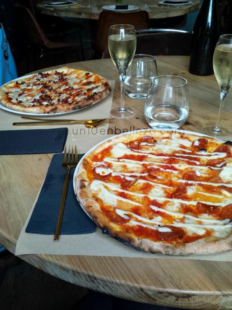 Comiendo en Rita & Champagne Comiendo en Rita & Champagne