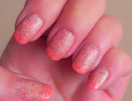 Esmaltes efecto pluma de ÜNT y cómo combinar tus toppers. Esmaltes efecto pluma de ÜNT y cómo combinar tus toppers.