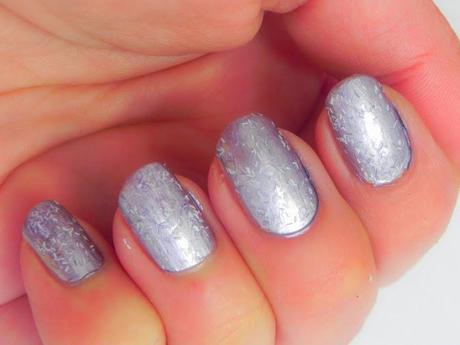 Esmaltes efecto pluma de ÜNT y cómo combinar tus toppers. Esmaltes efecto pluma de ÜNT y cómo combinar tus toppers.