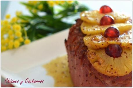 Paleta de Jamón con Piña Asado con salsa de mostaza y miel. Paleta de Jamón con Piña Asado con salsa de mostaza y miel.
