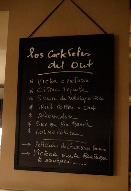 Bistró-restaurante OUT, el encanto de Once Upon a Time en Sant Gervasi cocktails-out restaurante