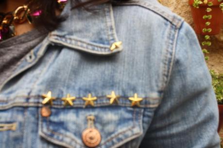 DIY: CHAQUETA CON TACHUELA DIY: CHAQUETA CON TACHUELA