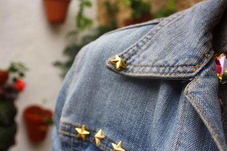 DIY: CHAQUETA CON TACHUELA DIY: CHAQUETA CON TACHUELA