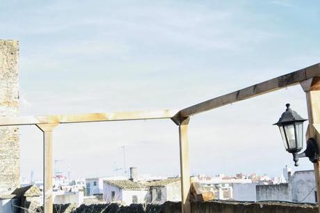 DIY: FALDA CON ENCAJE DIY: FALDA CON ENCAJE