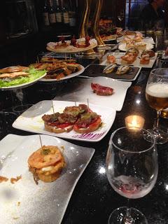 Un par de sitios donde comer en San Sebastian. Un par de sitios donde comer en San Sebastian.