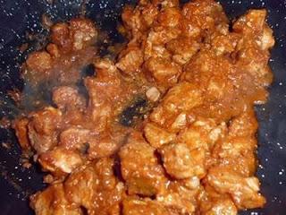 Fideuá con carne carne en salsa