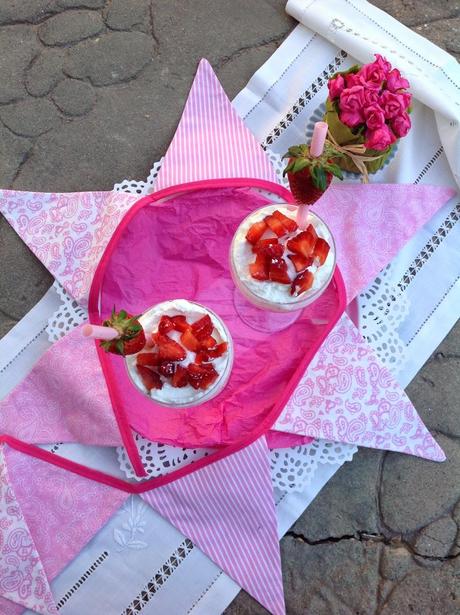 NEAPOLITAN PARFAIT: BROWNIE DE NUECES, MOUSSE DE FRESAS Y MARSHMALLOWS Y NATA -TERCER RETO QUE RICO MAMI! NEAPOLITAN PARFAIT: BROWNIE DE NUECES, MOUSSE DE FRESAS Y MARSHMALLOWS Y NATA -TERCER RETO QUE RICO MAMI!