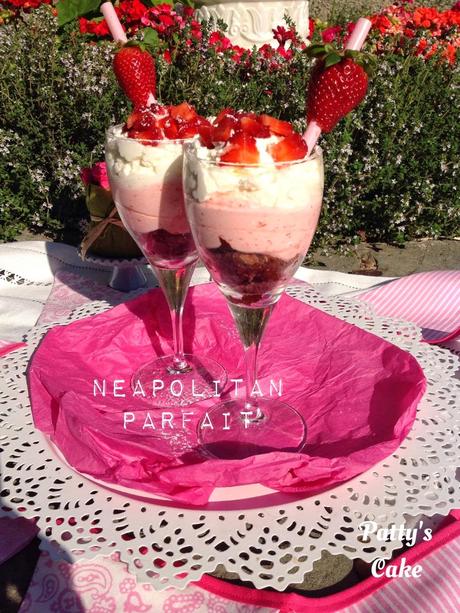 NEAPOLITAN PARFAIT: BROWNIE DE NUECES, MOUSSE DE FRESAS Y MARSHMALLOWS Y NATA -TERCER RETO QUE RICO MAMI! NEAPOLITAN PARFAIT: BROWNIE DE NUECES, MOUSSE DE FRESAS Y MARSHMALLOWS Y NATA -TERCER RETO QUE RICO MAMI!