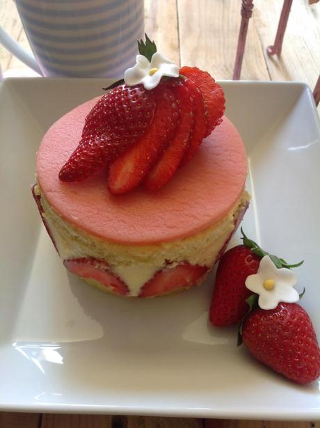 TARTA FRAISIER CON MUSELINA DE LEMON CURD TARTA FRAISIER CON MUSELINA DE LEMON CURD