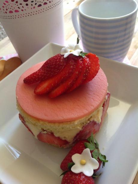 TARTA FRAISIER CON MUSELINA DE LEMON CURD TARTA FRAISIER CON MUSELINA DE LEMON CURD