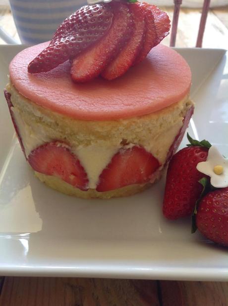 TARTA FRAISIER CON MUSELINA DE LEMON CURD TARTA FRAISIER CON MUSELINA DE LEMON CURD