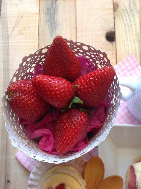 TARTA FRAISIER CON MUSELINA DE LEMON CURD TARTA FRAISIER CON MUSELINA DE LEMON CURD