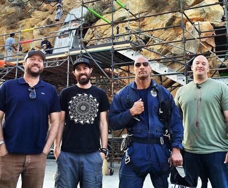 SAN ANDREAS: NUEVA IMAGEN DESDE EL SET DE RODAJE CON DWAYNE JOHNSON, DIRECTOR Y PRODUCTORES